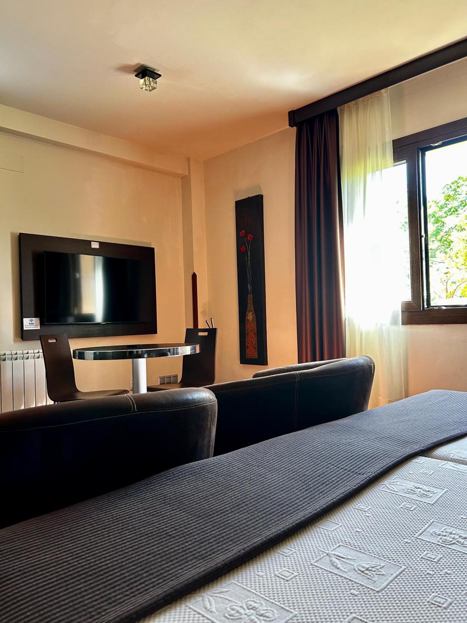 Apartamentos Rurales L'Arquera Llanes Ngoại thất bức ảnh