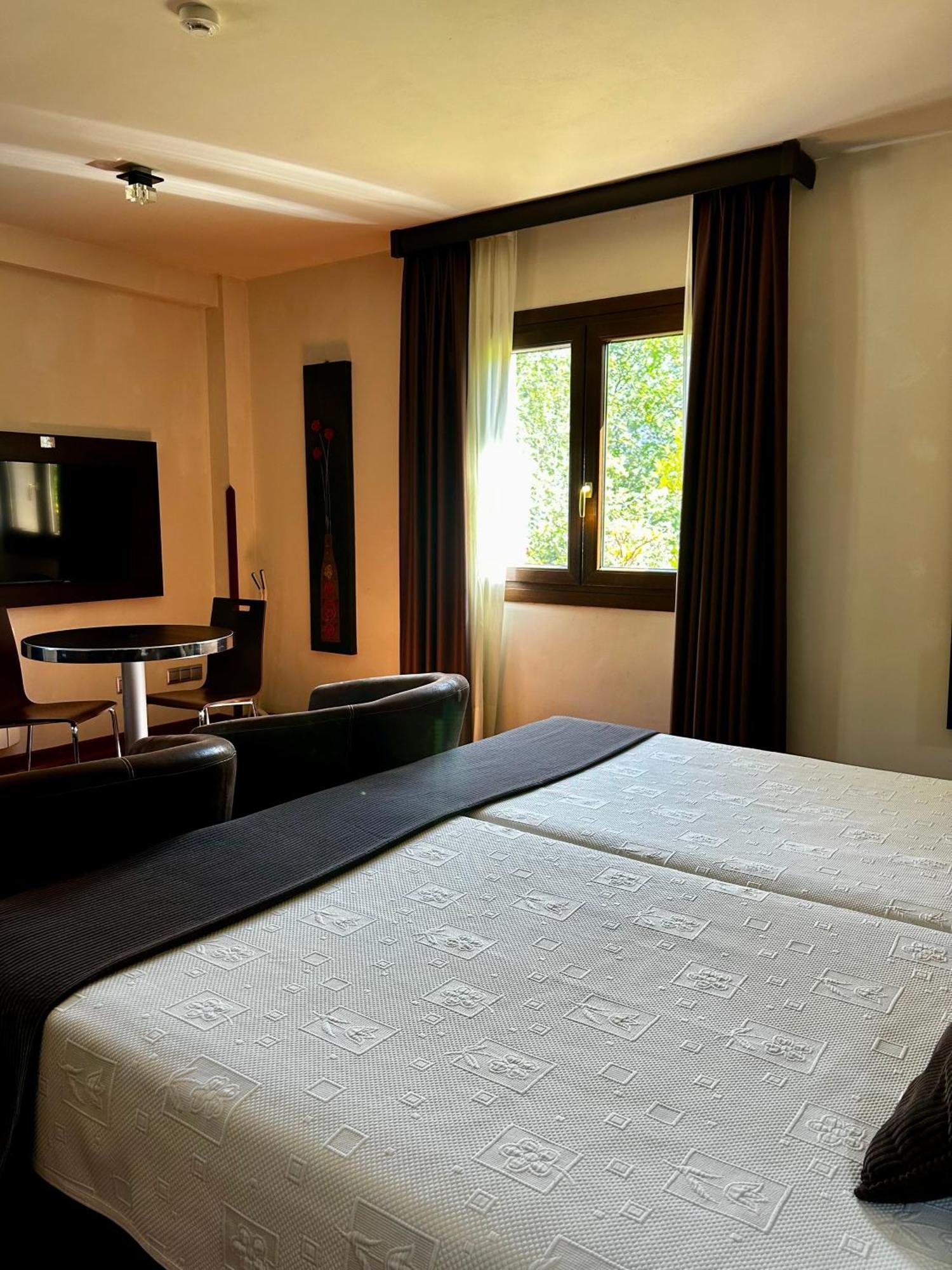 Apartamentos Rurales L'Arquera Llanes Ngoại thất bức ảnh