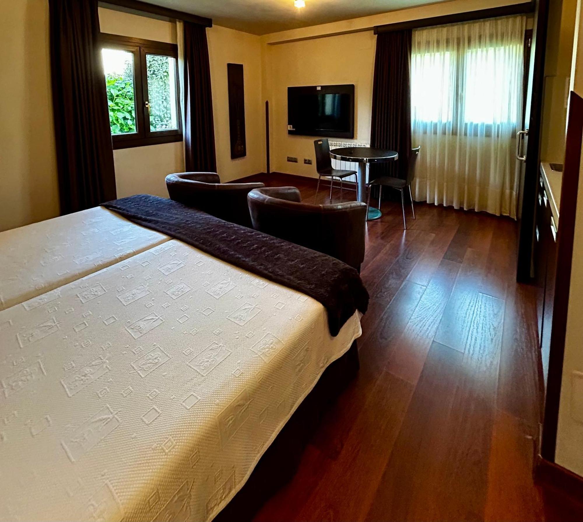 Apartamentos Rurales L'Arquera Llanes Ngoại thất bức ảnh